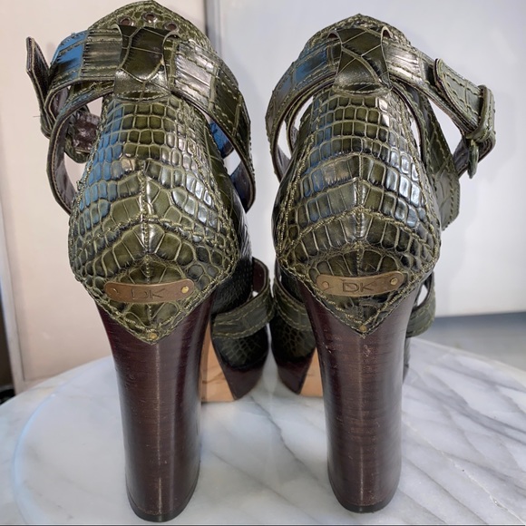 Donna Karan Green Croc Leather Platform Y2K Stock Heels Old money
Quiet Luxury - Picture 2 of 12